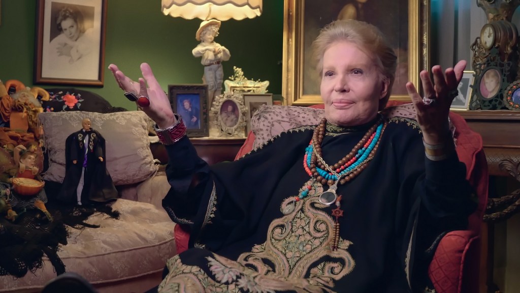 Mucho Mucho Amor: The Legend of Walter&nbsp;Mercado